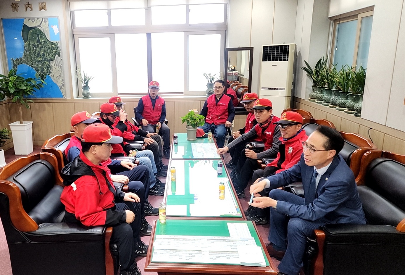 서면, 산불 제로화 달성 산불감시원 격려